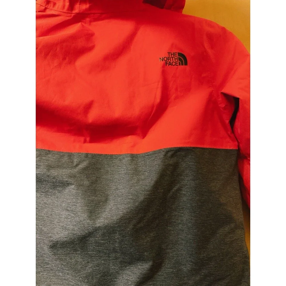 THE NORTH FACE Boy's XS/ Vortex Triclimate Fiery Red NWT
